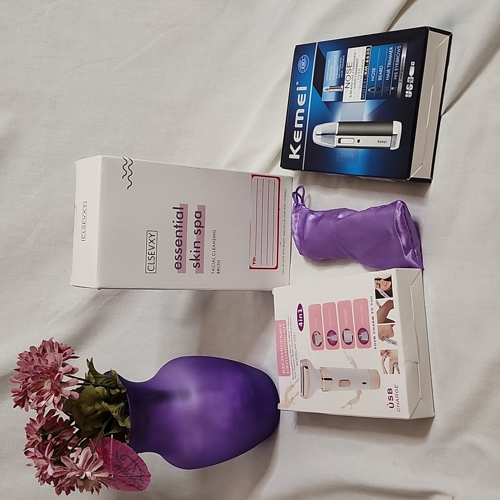 Four Piece Professional Grooming and Facial Cleansing System Set